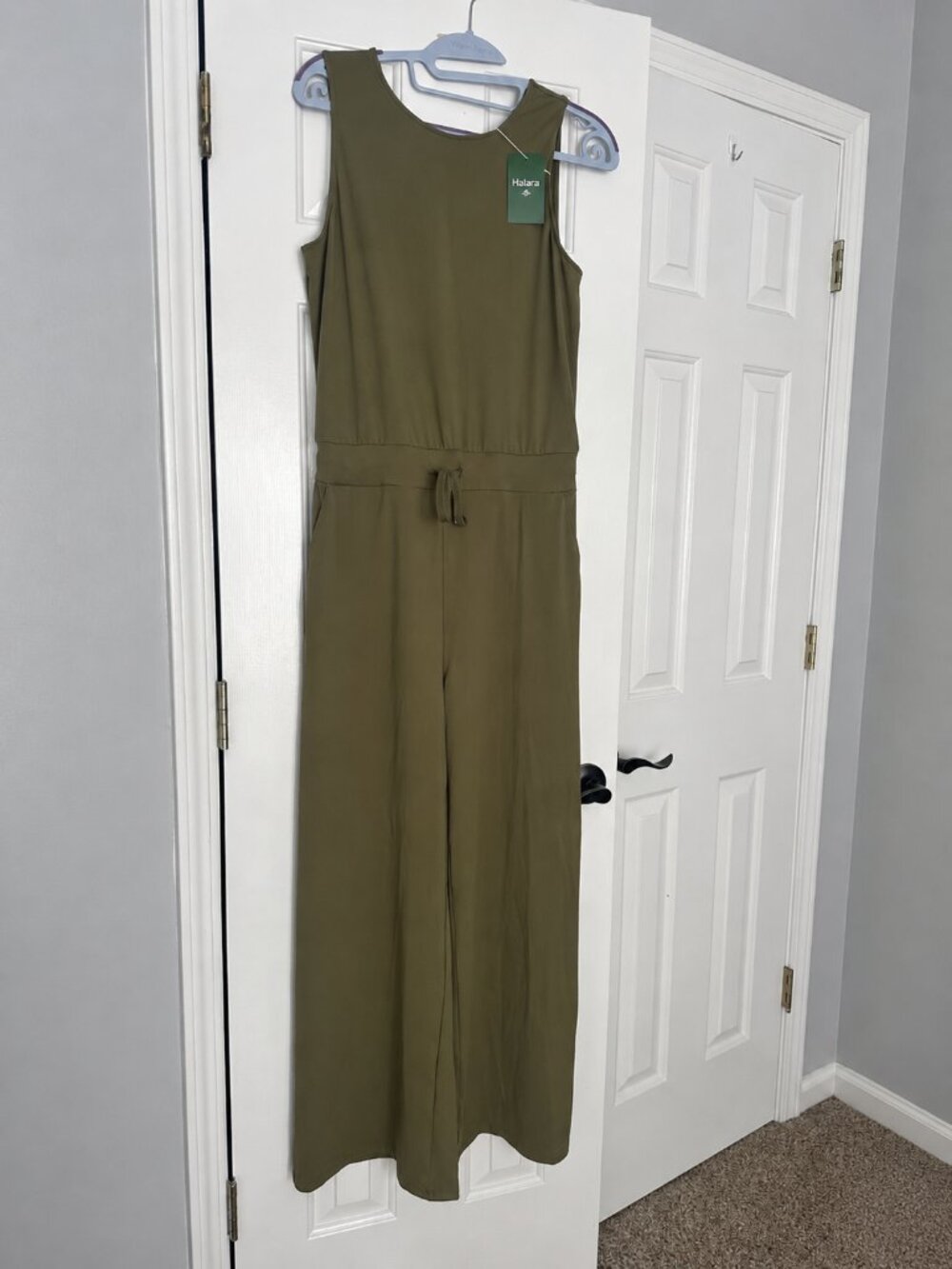 Halara Round Neck Sleeveless Drawstring Pocket Casual Jumpsuit Olive Medium NWT - Picture 7 of 8